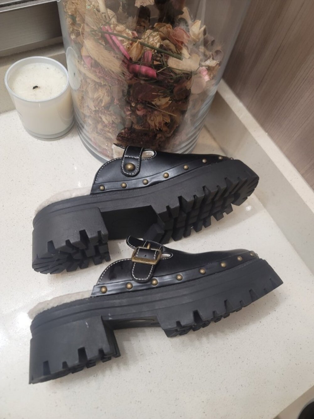 American Eagle AE Cozy Lug Clog Black Studded Platform Buckle Mule Size 8 - Picture 8 of 8